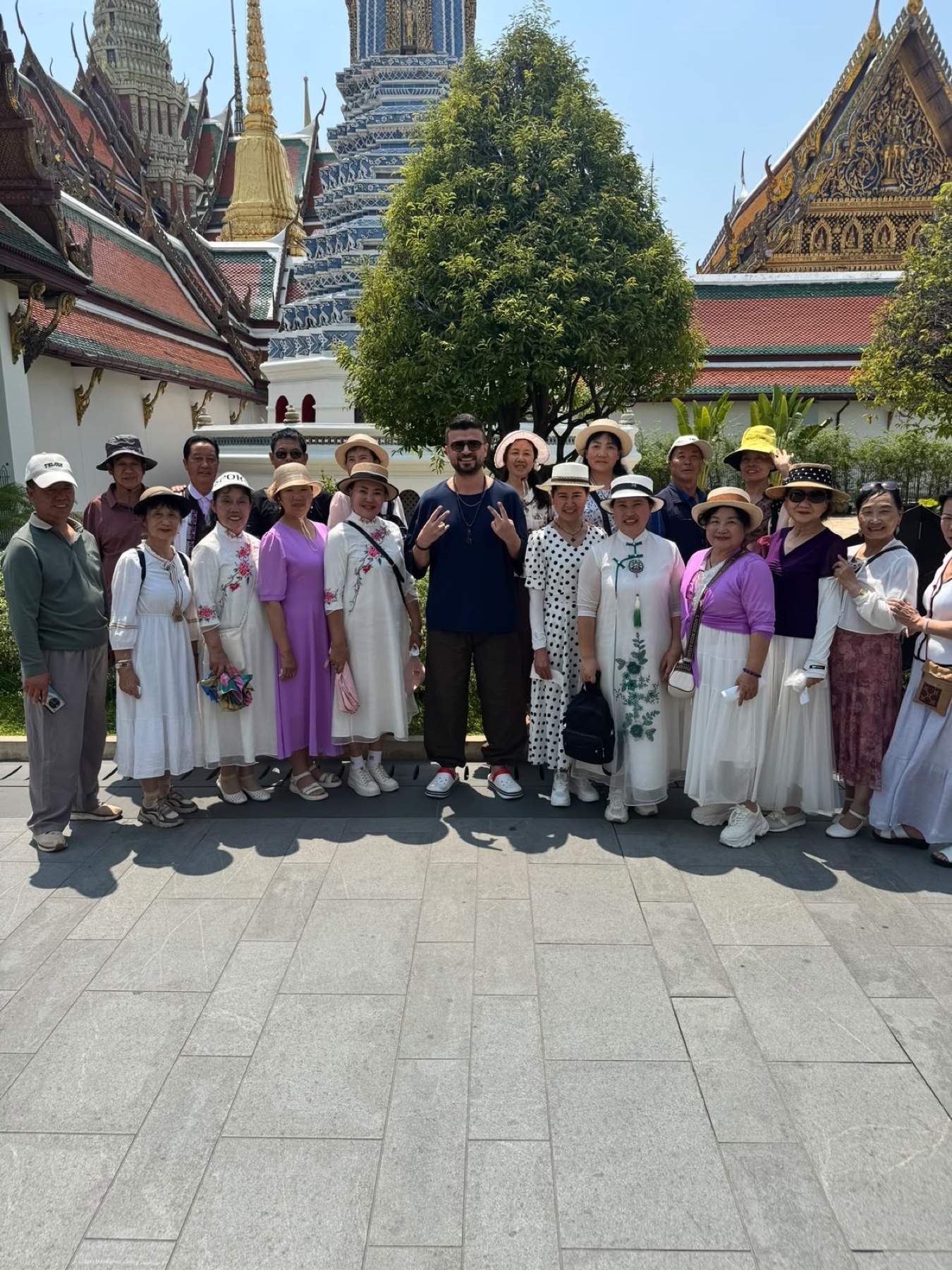 Bangkok'ta yerel insanlarla sıcak bir karşılaşma